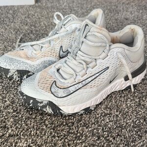 Nike Alpha Huarache Elite 4 baseball softball turf shoes